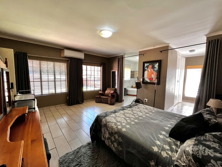 To Let 4 Bedroom Property for Rent in Cashan North West